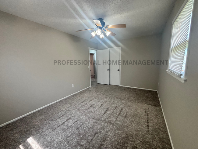 Building Photo - Beautifully remodeled 3 bedroom 1 bath!
