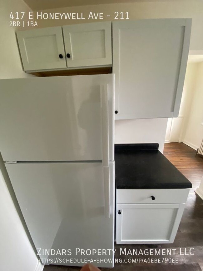 Building Photo - 417 E Honeywell Ave