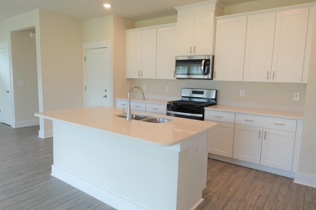 Building Photo - 100 Boren Wy