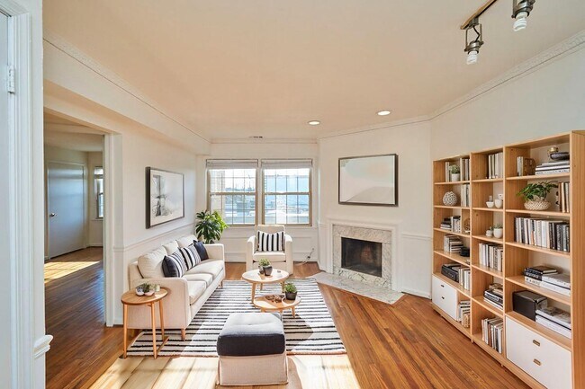 Primary Photo - 730 7th St SE