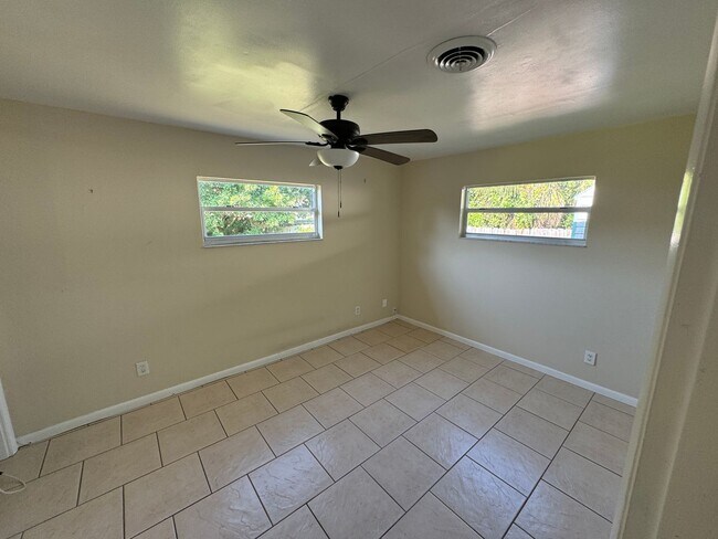 Building Photo - 75 Brandy Ln
