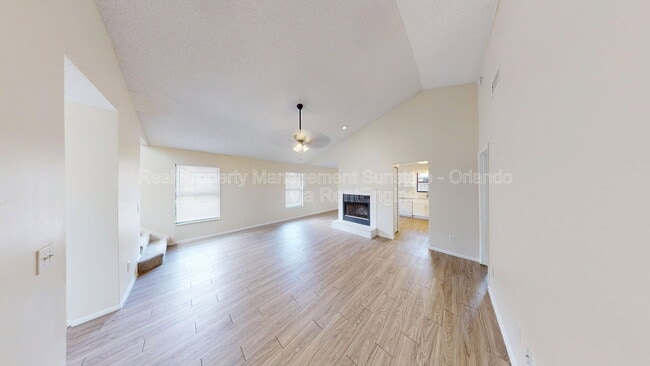 Building Photo - 10025 Creekwater Blvd
