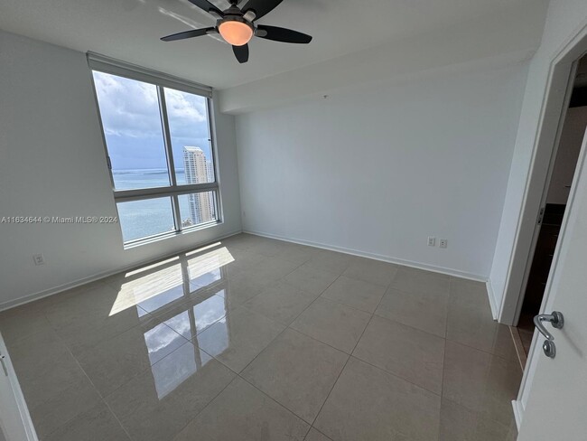 Building Photo - 300 S Biscayne Blvd