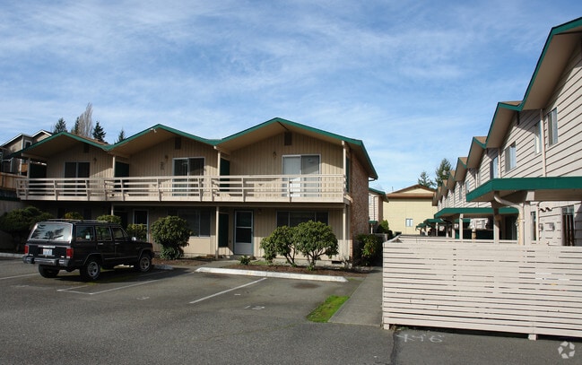 Building Photo - 1422 Rainier Dr