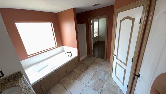 Building Photo - 426 Christopher Dr