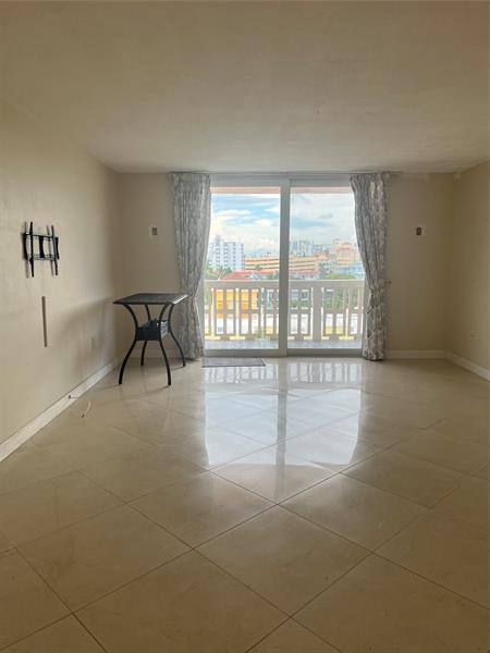 Building Photo - 801 S Ocean Dr