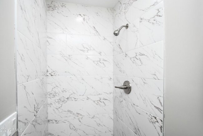 Building Photo - Beautiful remodel home near ASU