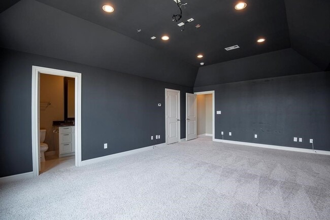 Building Photo - 9948 Woodwind Ln