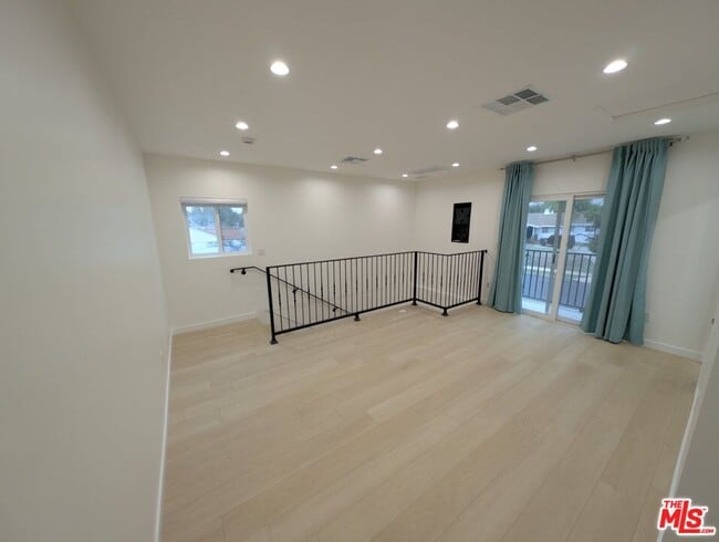 Building Photo - 10623 Stanwin Ave