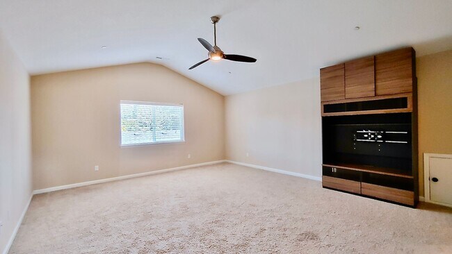 Building Photo - Beautiful Cedar Mills Home With An Easy Co...