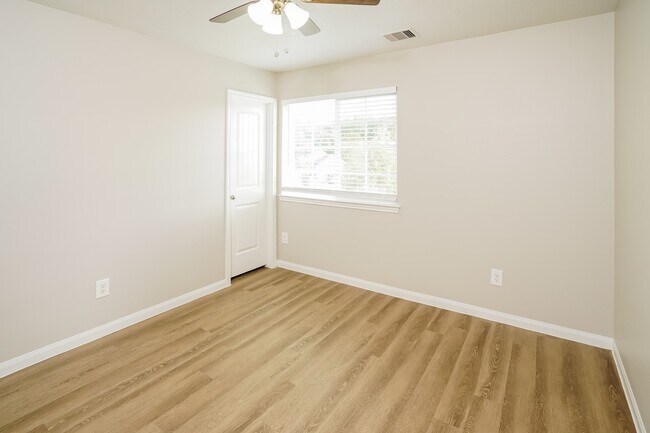Building Photo - 5707 Mid Way