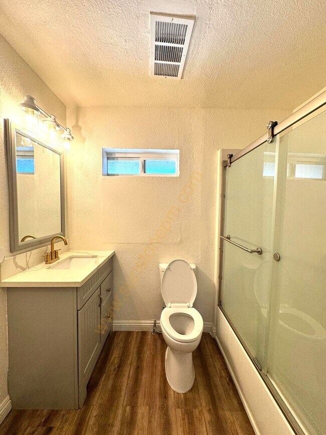 Building Photo - Beautifual Home