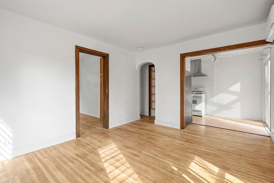 Building Photo - 4044 Huron Ave