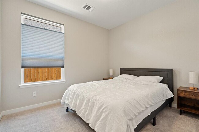 Building Photo - 4300 Sutter Cv