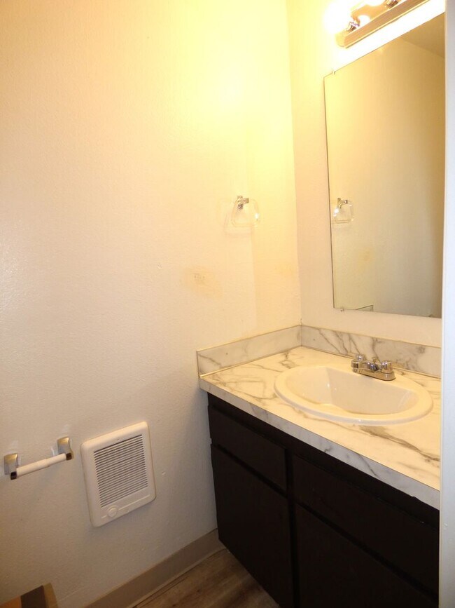 Building Photo - Lancaster Townhomes
