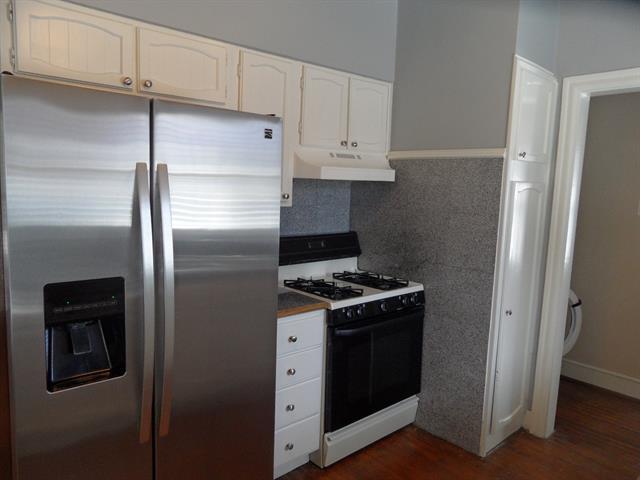 Building Photo - 6032 Lewis St