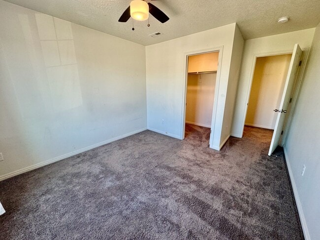 Building Photo - Your Home Is Ready For You!!