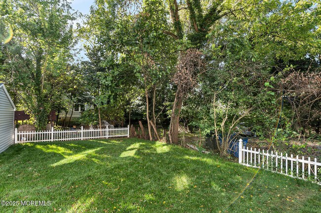 Building Photo - 514 River Rd