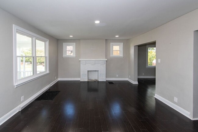 Building Photo - NORTH COLLEGE HILL -  Stunning remodel 3be...