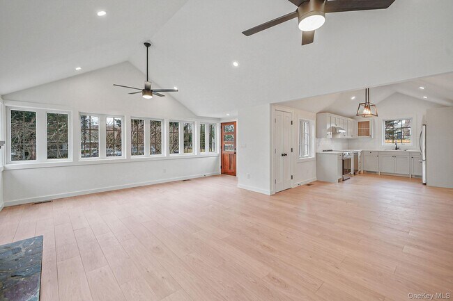 Building Photo - 23 Roosevelt Blvd