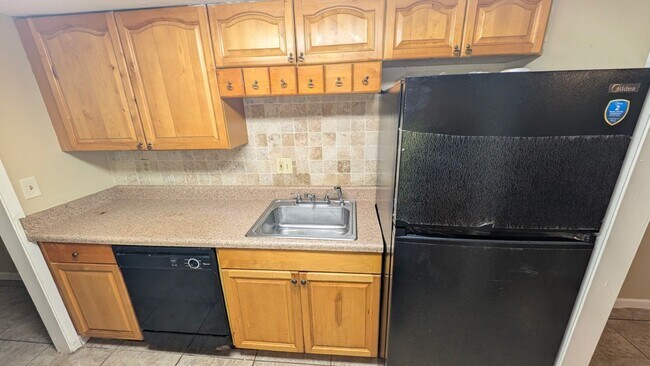 Building Photo - 6369 Holcomb Way