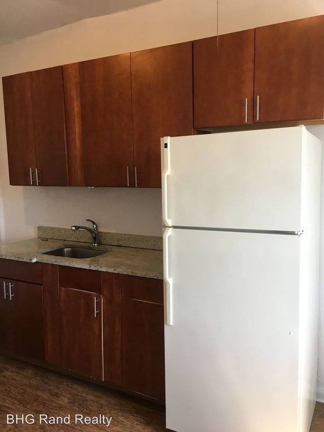 Building Photo - 1 br, 1 bath Apartment - 1441 Parker St