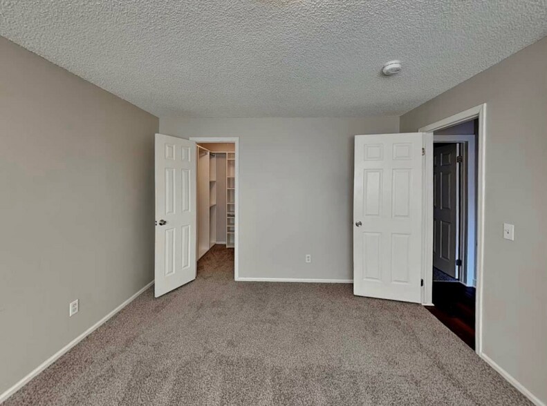 Building Photo - 11039 Grange Creek Dr