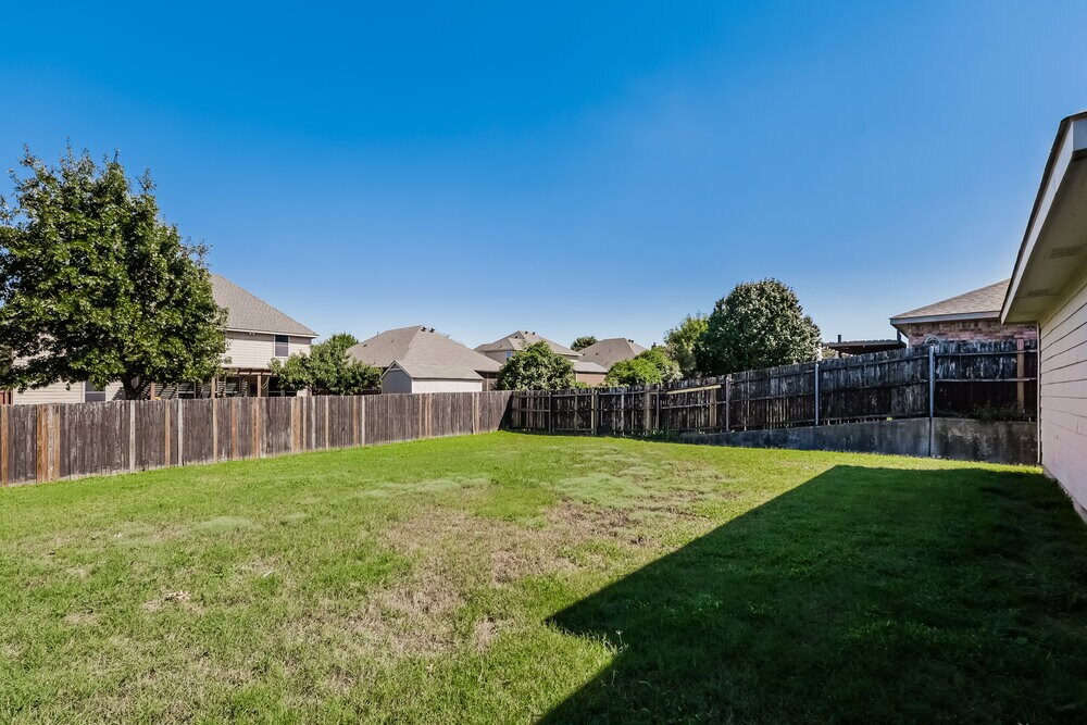 Building Photo - 1109 Hidden Meadow Dr
