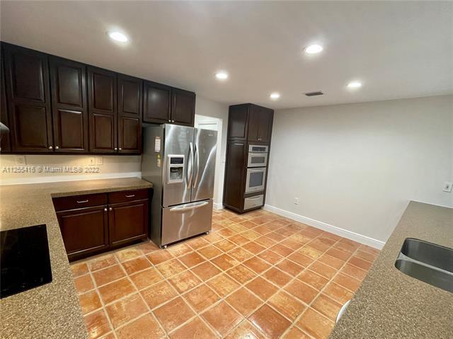 Building Photo - 6206 Paradise Point Dr