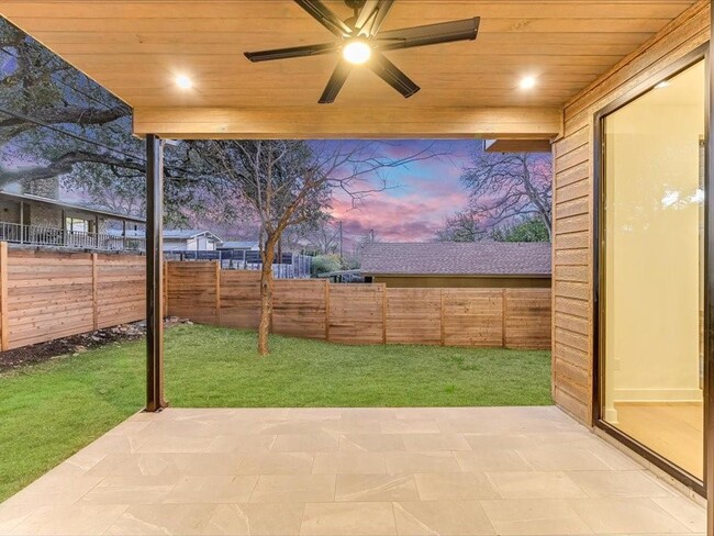 Building Photo - 2401 Trailside Dr