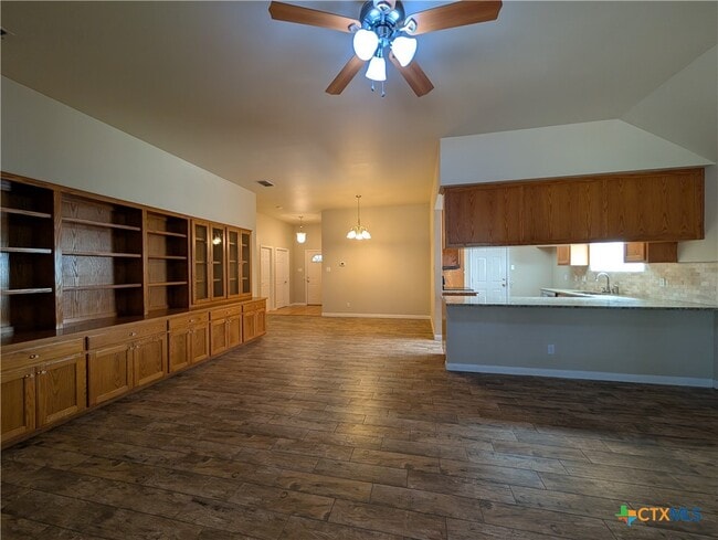 Building Photo - 1662 Lantana Cir