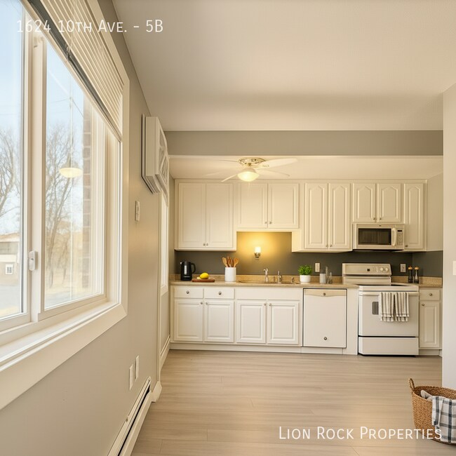 Building Photo - 1624 10th Ave