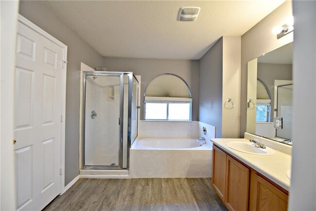 Building Photo - 802 Rubles Ct