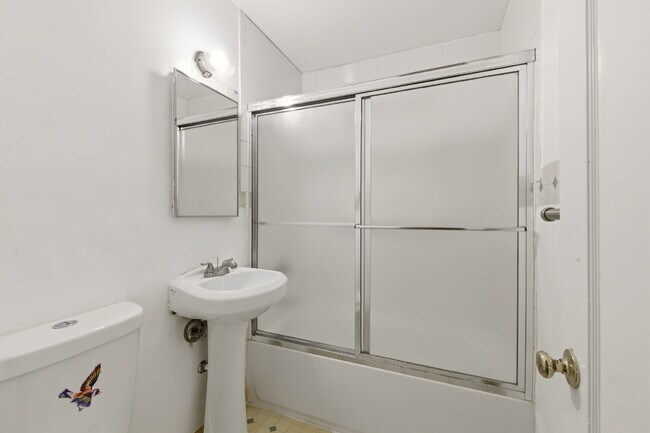 Building Photo - Four Bedroom Home In Aurora - ready ASAP. Brand New Paint Top to Bottom, with updated flooring!