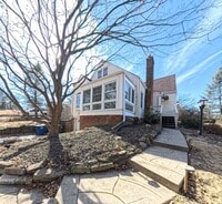 Building Photo - 3 Bedroom 3 Bathroom Home in Des Moines