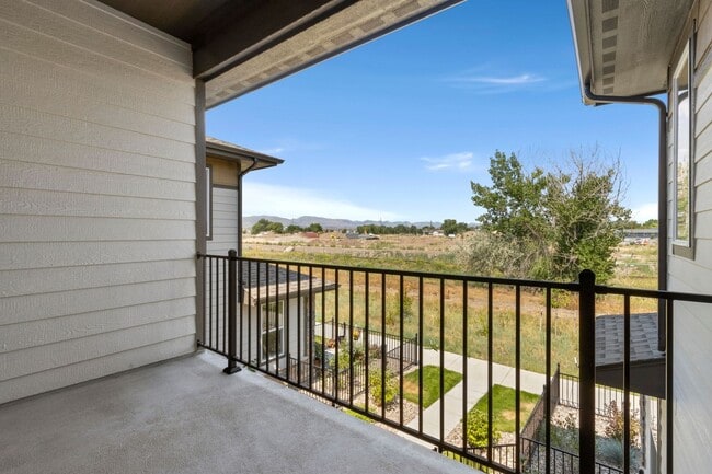 Building Photo - 938 Schlagel St