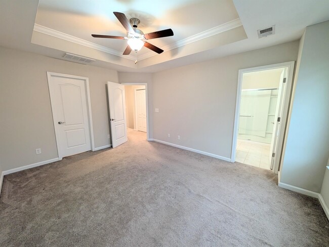 Building Photo - 129 Goldenrod Cir