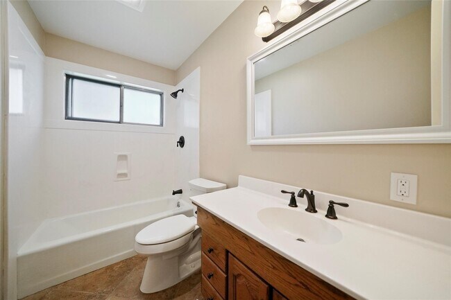 Building Photo - 1319 Spillers Ln