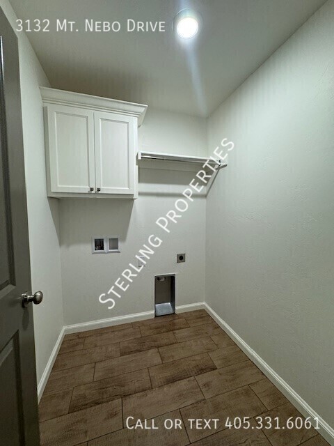 Building Photo - 3132 Mt Nebo Dr