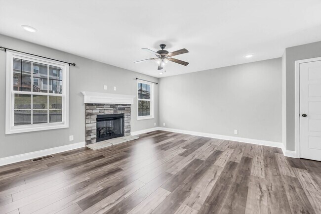Building Photo - 843 Crestone Ln