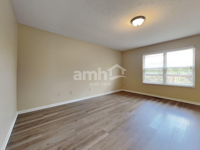 Building Photo - 200 Hedgington Ct