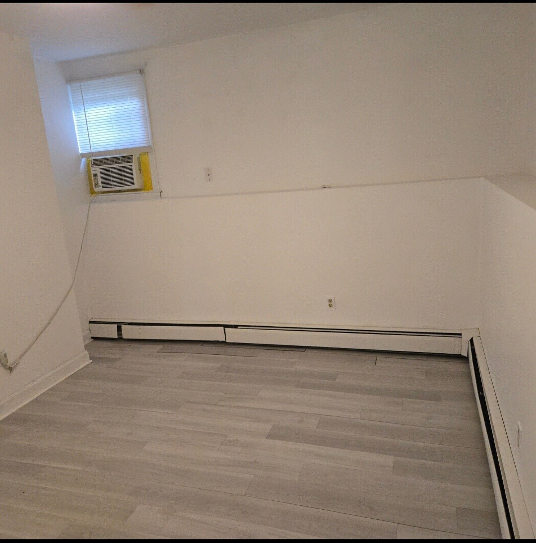 Bedroom - 225 Langdon St