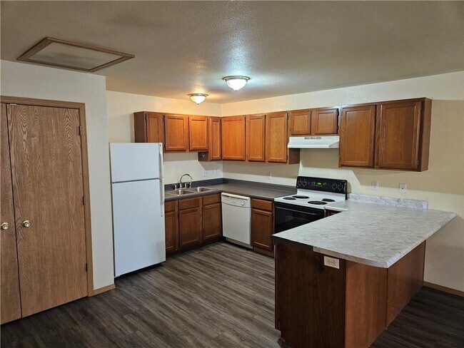 Building Photo - 616 Sadie Ln