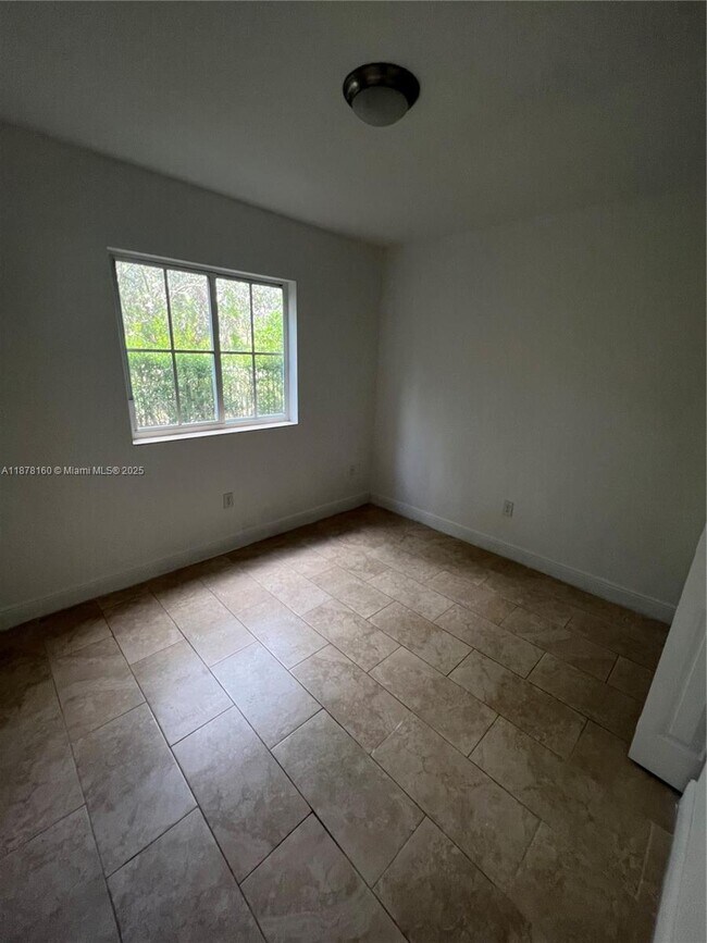 Building Photo - 211 W 79th Pl