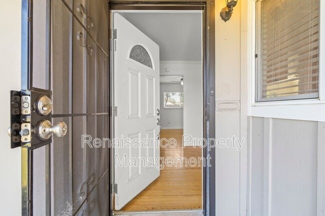 Building Photo - 5619 N El Dorado St