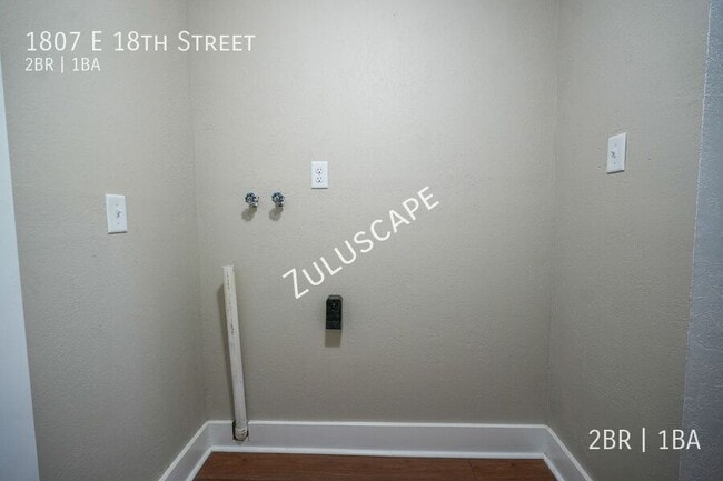 Building Photo - 1807 E 18th St