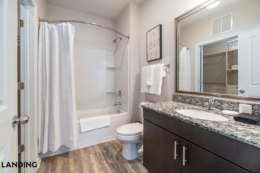 Building Photo - 655 W Mallard Creek Church Rd