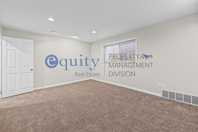 Building Photo - 7102 Brookhill Dr E