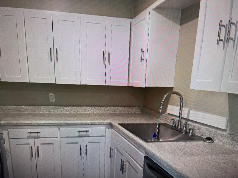 Building Photo - 65 Vandy Ave