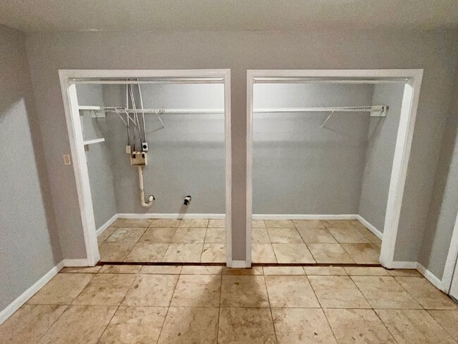 Building Photo - Gulfport 5 Bedroom